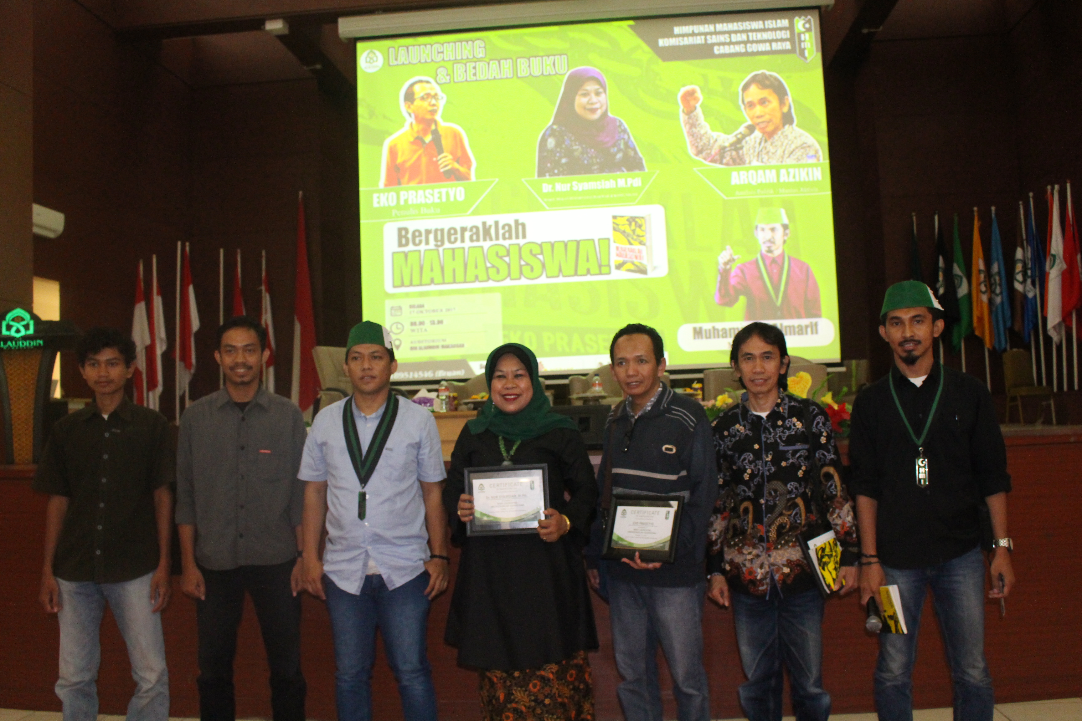 Gambar HMI Komisariat Saintek Launching dan Bedah Buku Karya Eko Prasetyo Bergeraklah Mahasiswa 